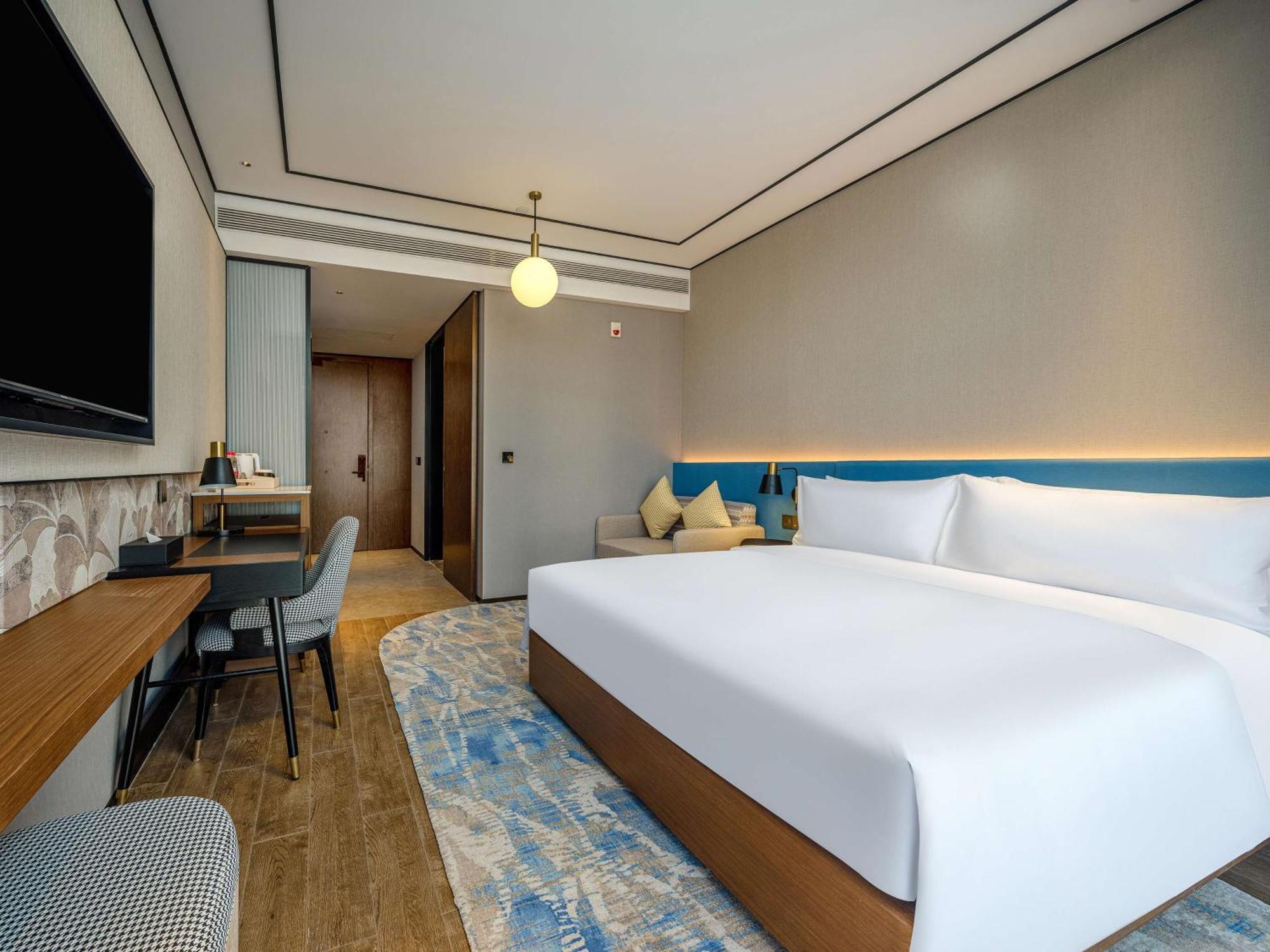 Hilton Garden Inn Beijing Guomao Exterior photo