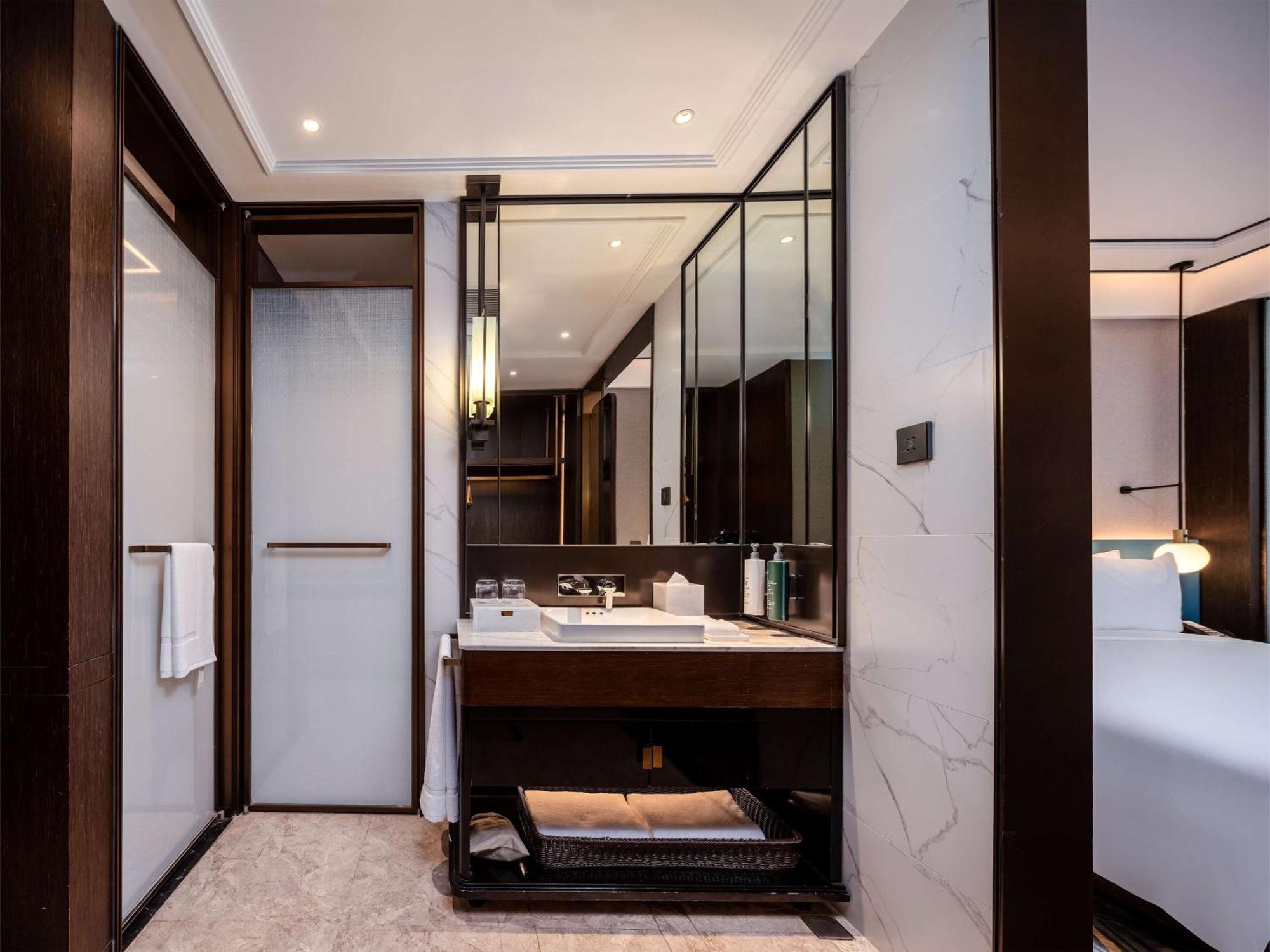 Hilton Garden Inn Beijing Guomao Exterior photo
