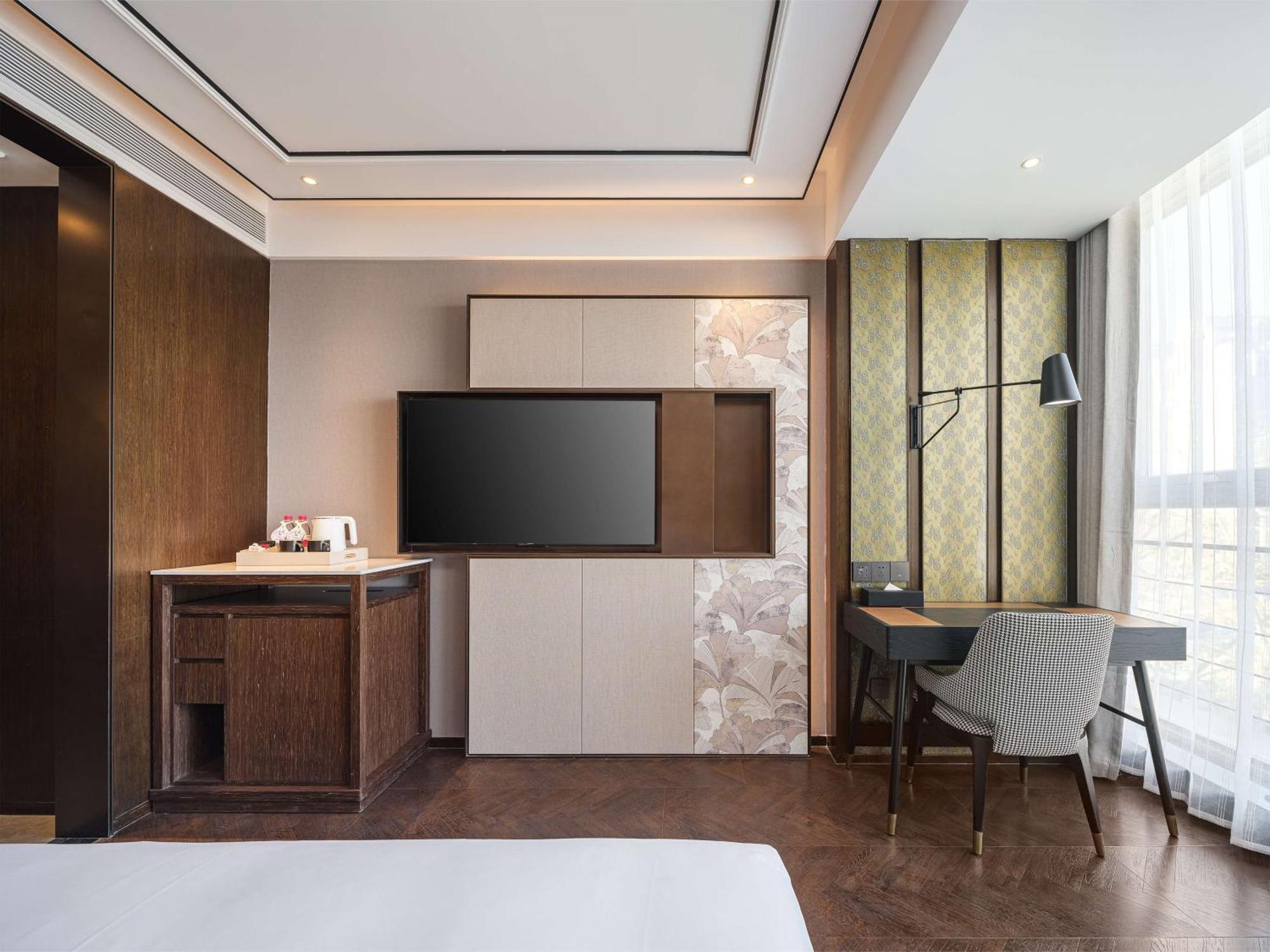 Hilton Garden Inn Beijing Guomao Exterior photo