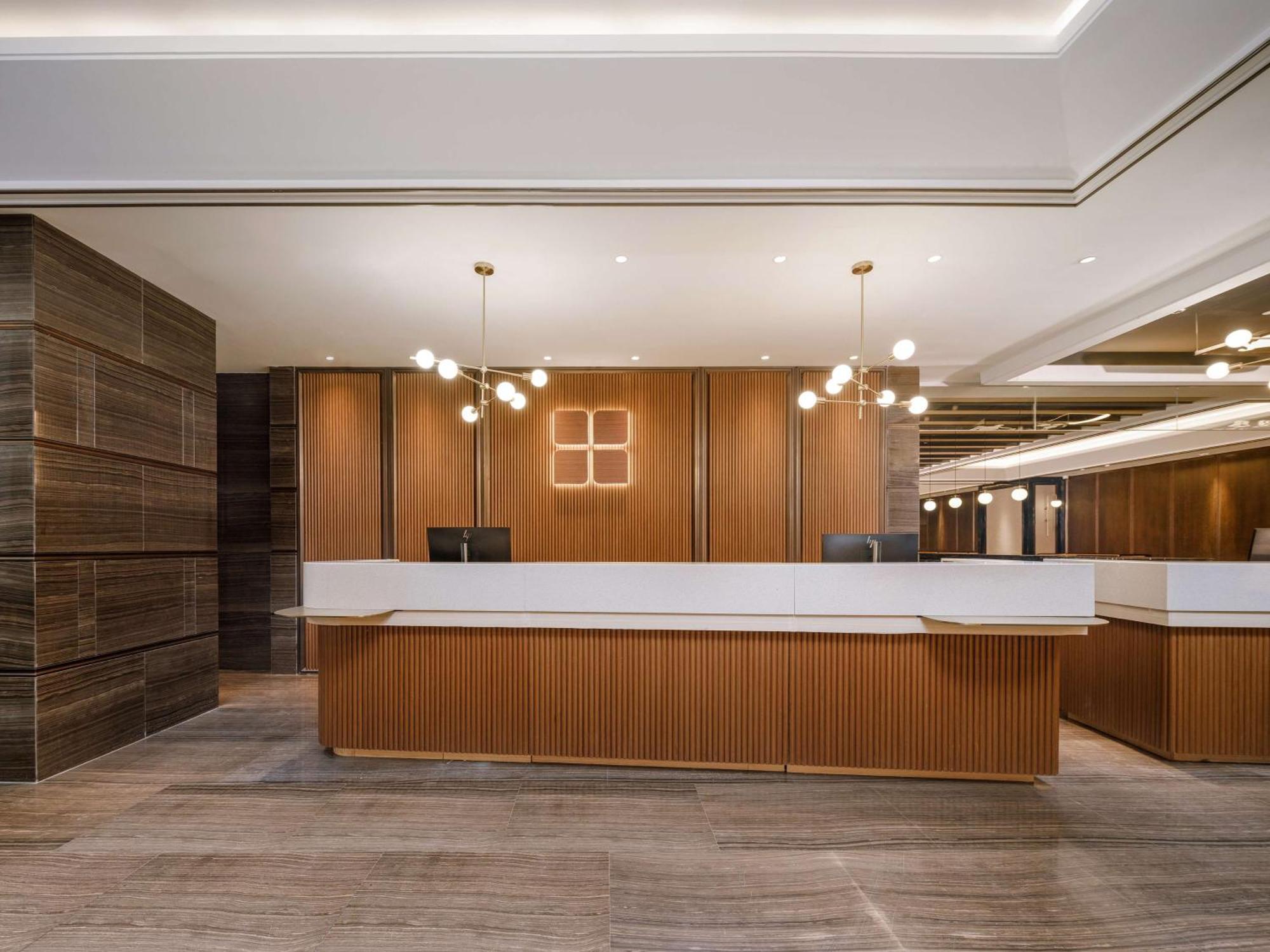Hilton Garden Inn Beijing Guomao Exterior photo