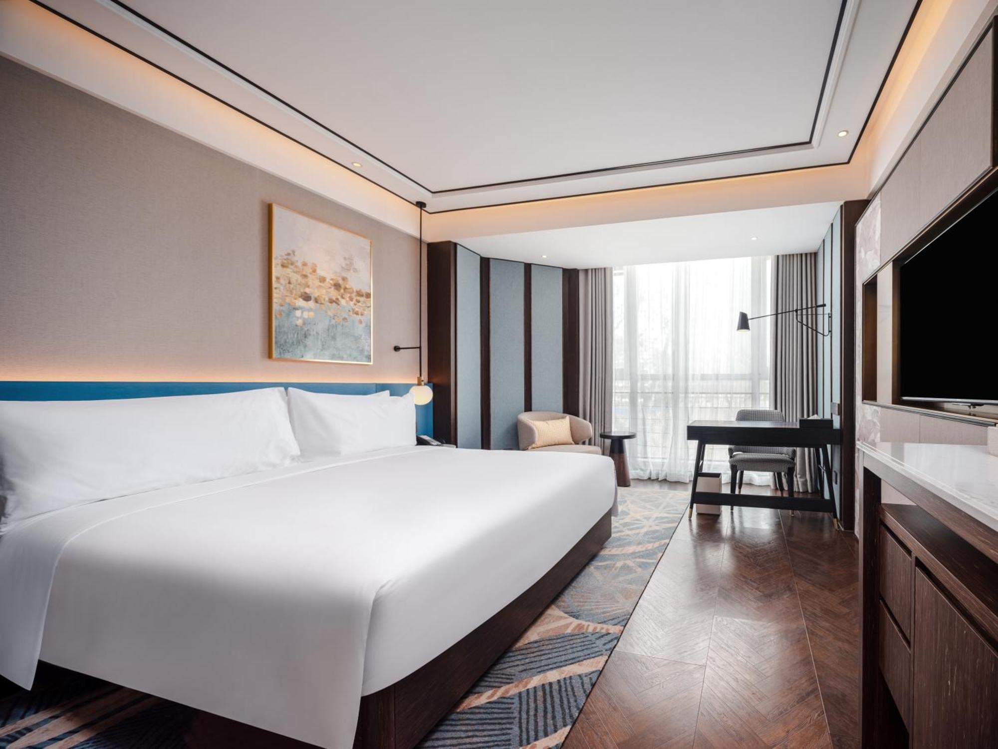 Hilton Garden Inn Beijing Guomao Exterior photo
