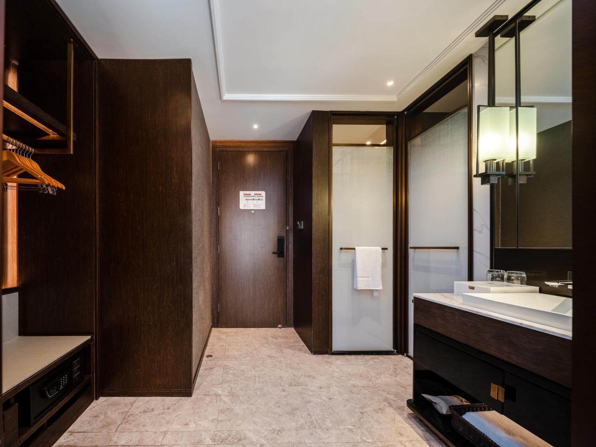 Hilton Garden Inn Beijing Guomao Exterior photo