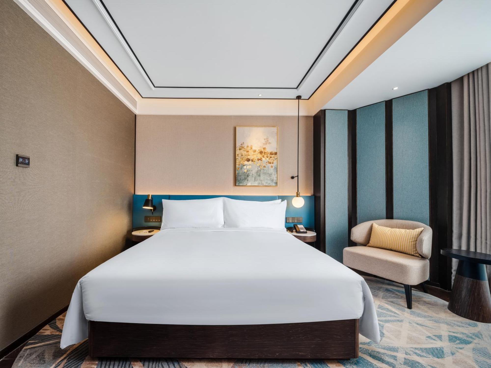 Hilton Garden Inn Beijing Guomao Exterior photo
