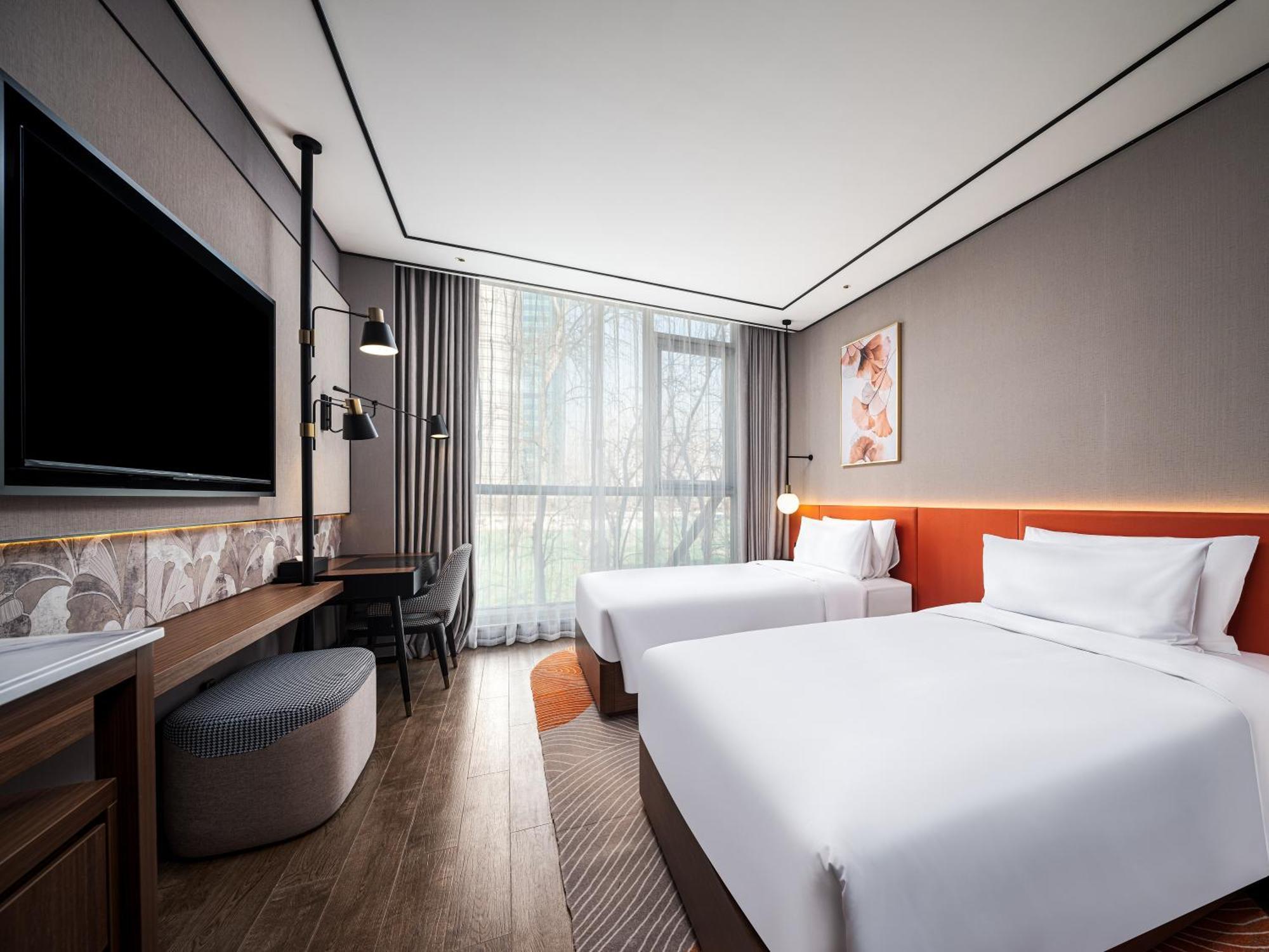 Hilton Garden Inn Beijing Guomao Exterior photo