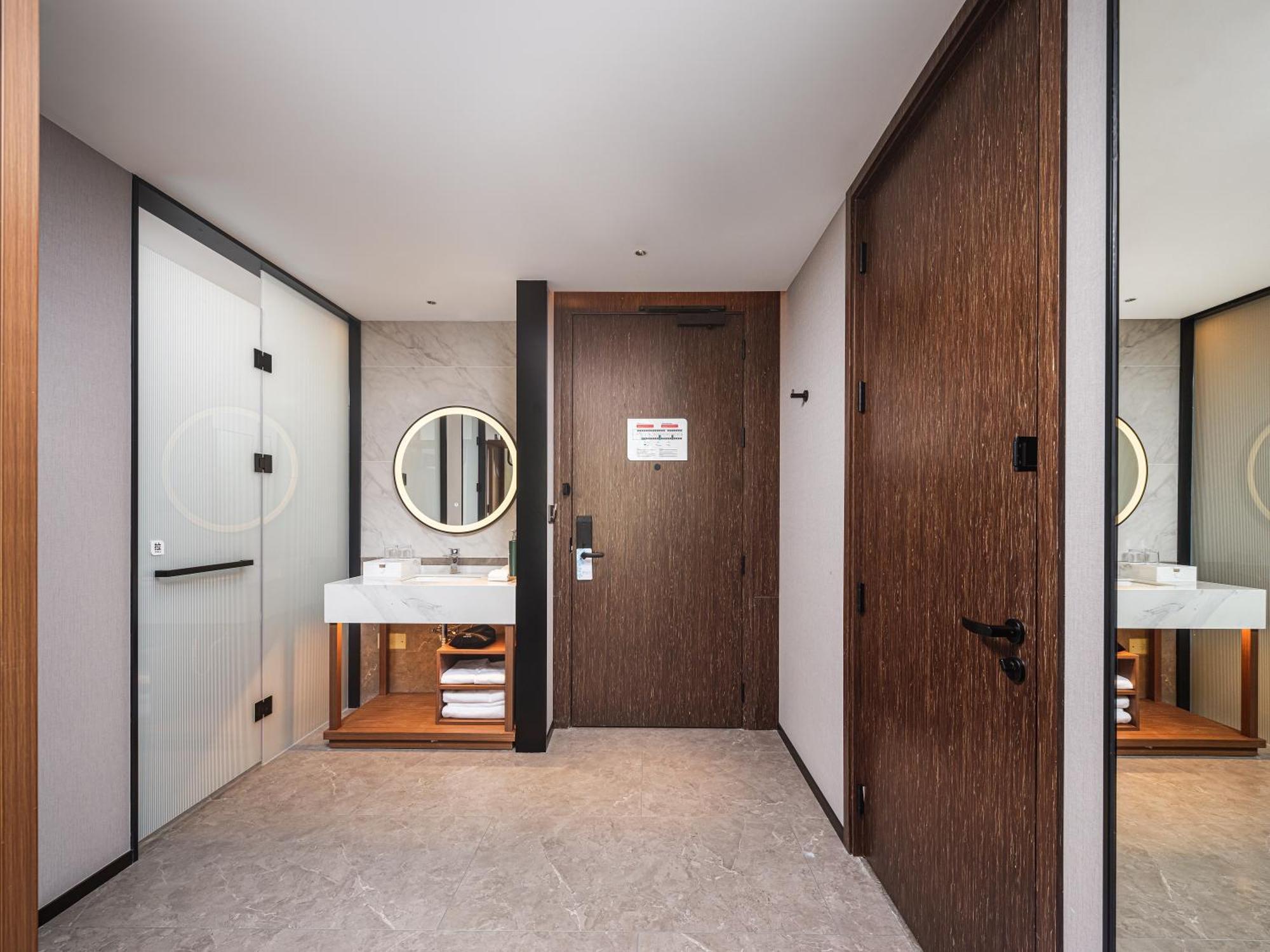 Hilton Garden Inn Beijing Guomao Exterior photo